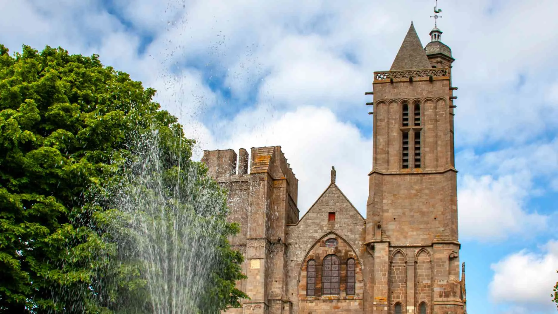 What to do in Dol-de-Bretagne and Mont Dol ?